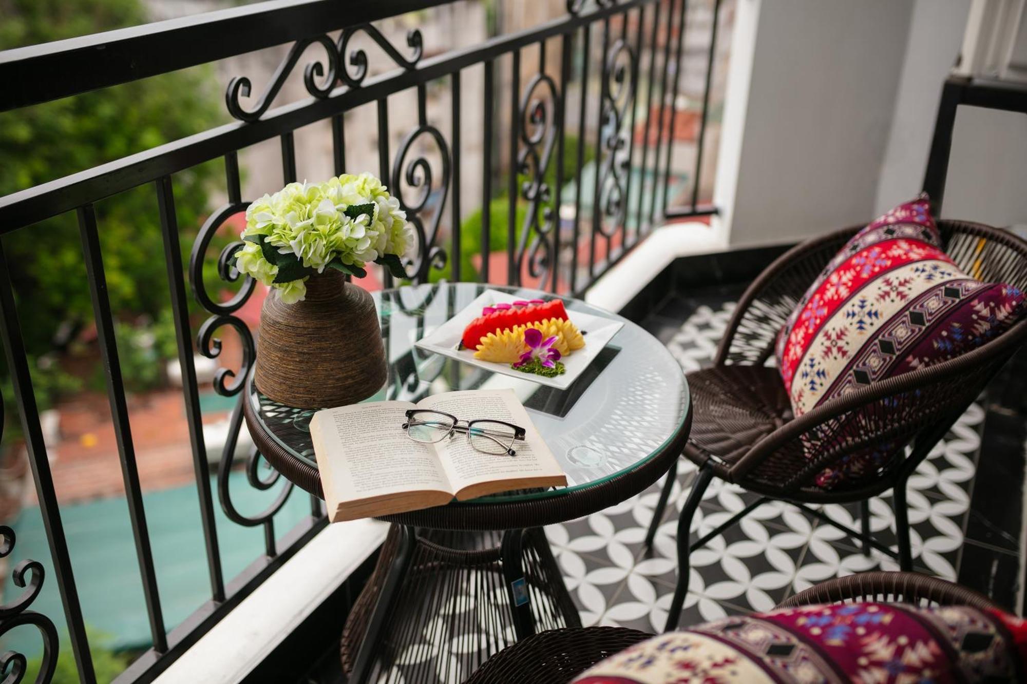 Acoustic Premium Hotel & Spa Hanoi Exterior photo